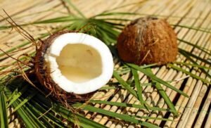 Raw coconut should be consumed approximately half an hour before bedtime to alleviate insomnia and induce sleep.