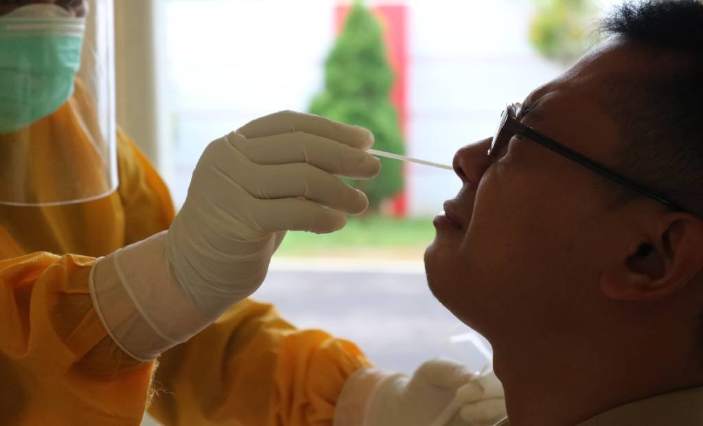 Prolonged COVID-19 Infections in Immunocompromised Patients: New Research Reveals Alarming Findings