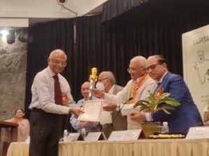 डॉ. आर.के. मनी को कैपिटल फाउंडेशन अवार्ड से सम्मानित किया गया