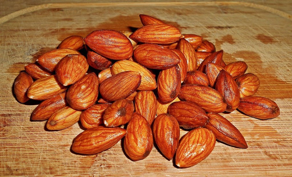 Soaked almonds relive acne and can help in achieving glowing skin.