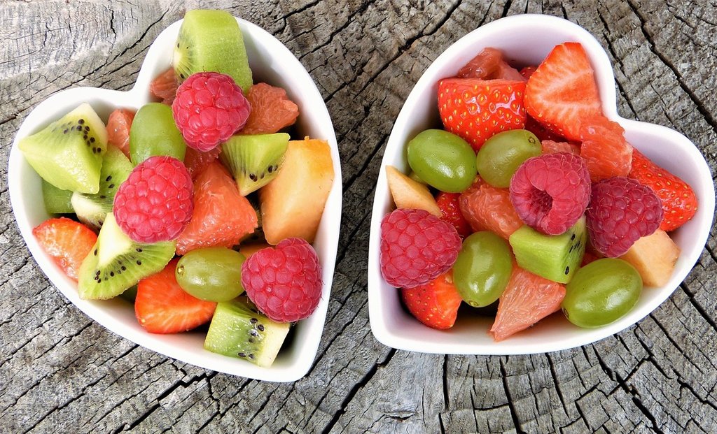 Contrary to popular belief, fruits are alkaline and therefore keep the body cooler and control acidity.