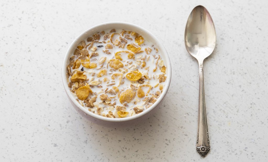 Dairy products like milk heat the body that can lead to digestion issues.