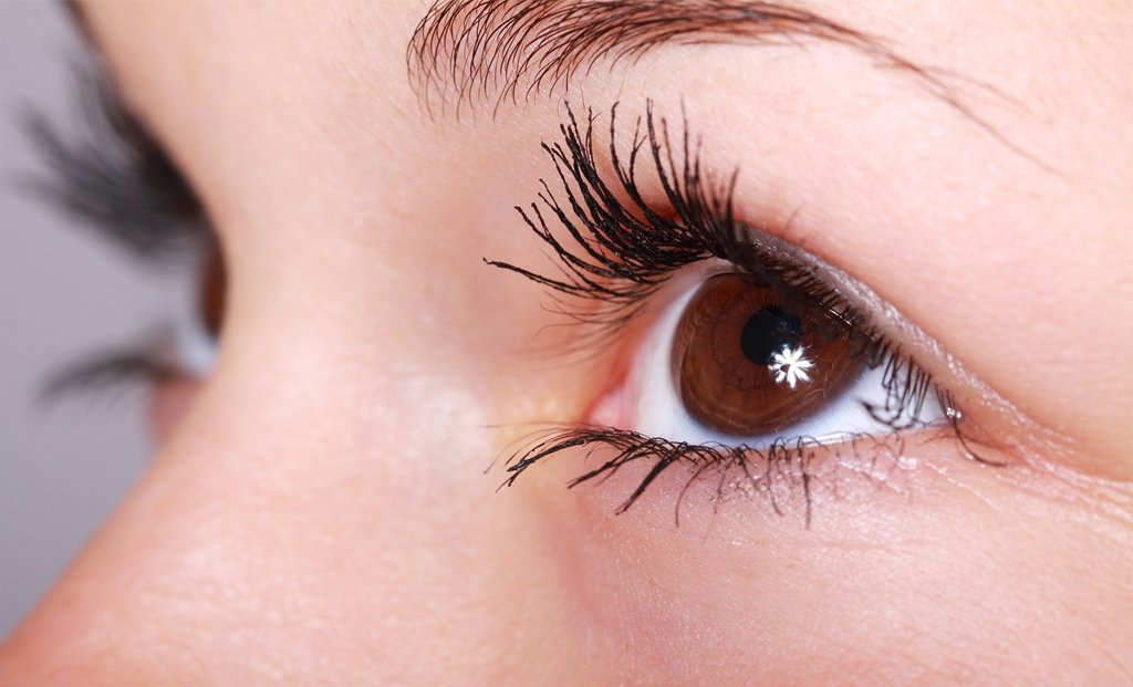 Wear protective eyewear if you work in an area where there is a chance of eye damage.